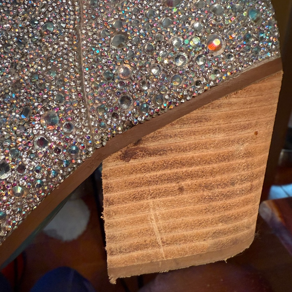 Betsey Johnson Pre-Loved Sz 9 Glittering Silver Rhinestone Heeled Boots (SH037) - Picture 7 of 9